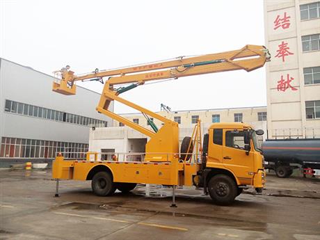 高空作业车